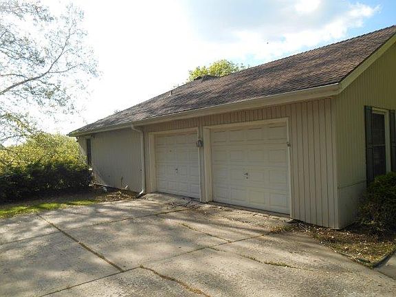 3rd image of 3400 S Norwood Ave