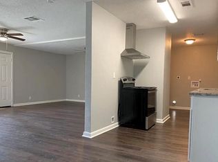 5427 Willow Glen Dr, Houston, TX 77033