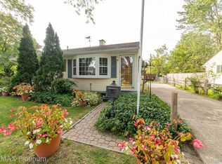 809 Riddle St, Howell, MI 48843