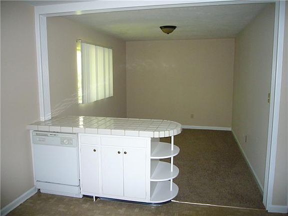 4th image of 6122 Ipswich Ct