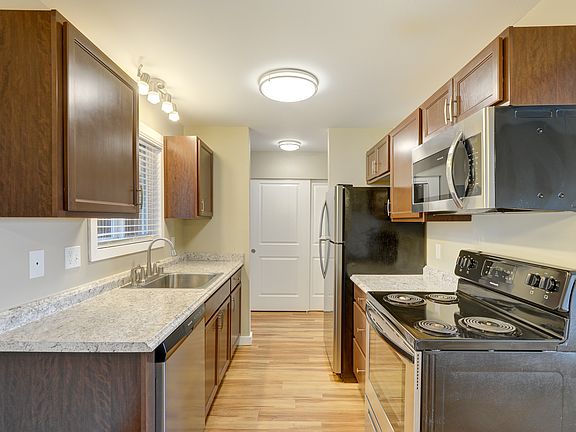 2nd image of 10835 NE 68th St #2