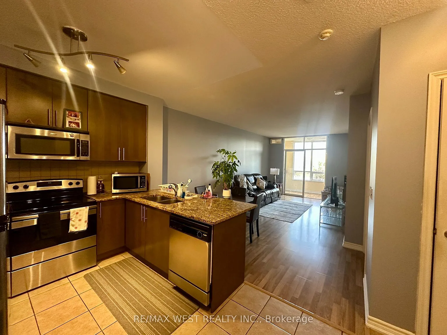 2 bed, $2,300 — Photo 2