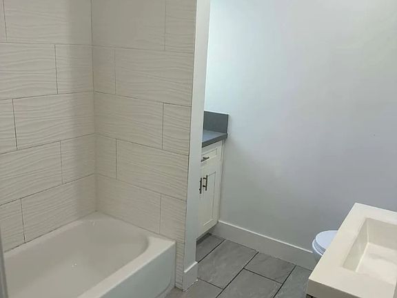 5th image of 2231 Ellendale Pl #11