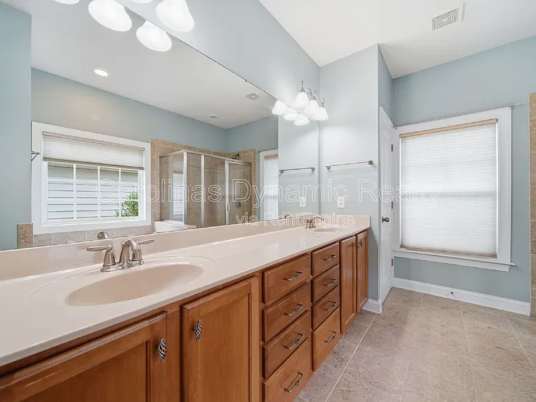 3405 Bidwell Ave — Photo 29