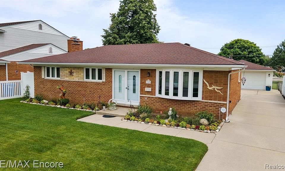 1st image of 31528 Blair Dr