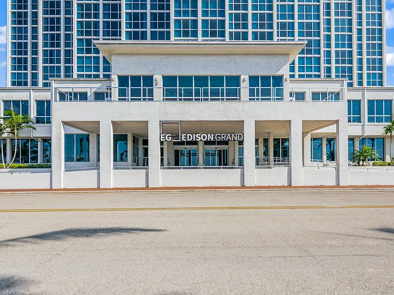 Edison Grand — Photo 24
