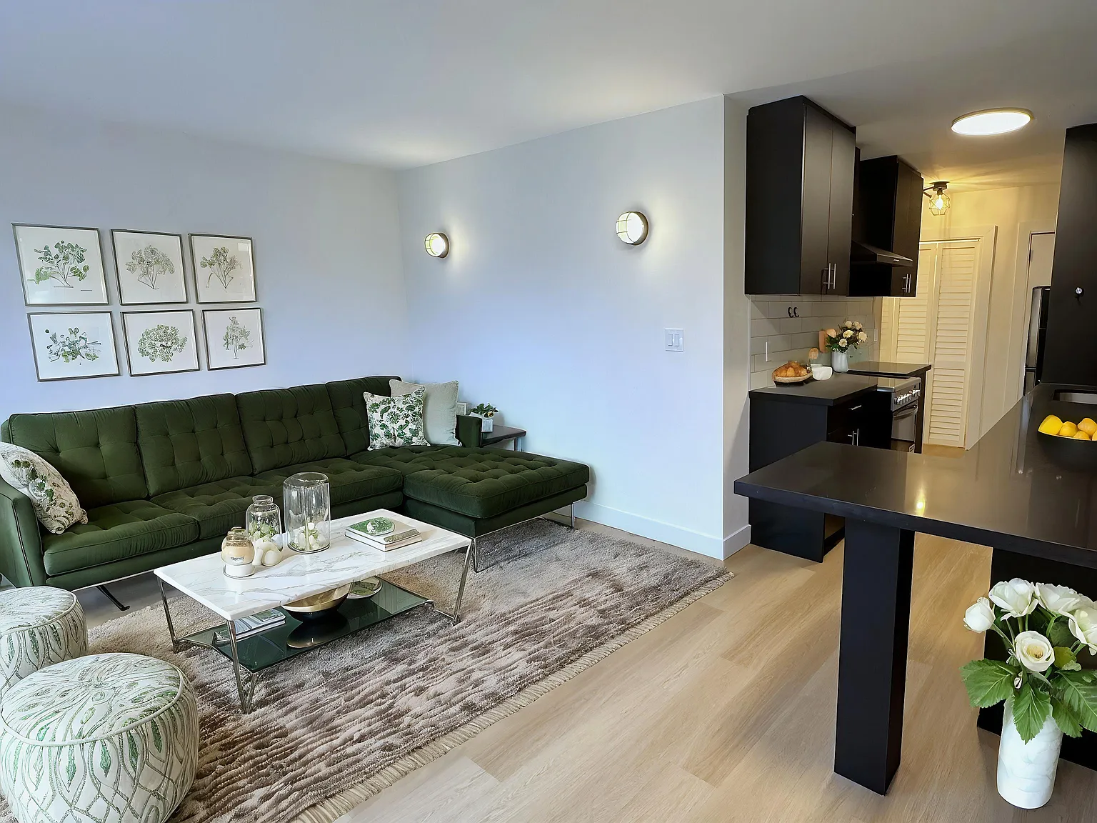 420 Eglinton Ave E - 301 — Photo 2