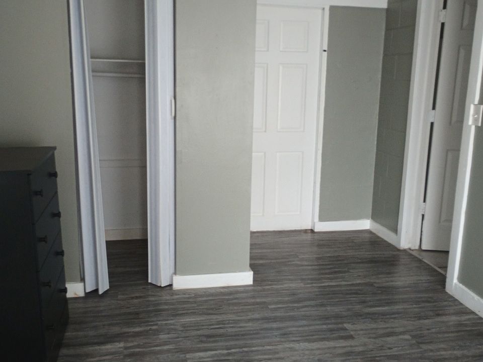 2nd image of 3307 E Frierson Ave