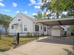 206 S Monroe St, La Grange, TX 78945