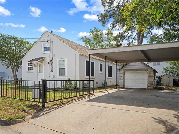 206 S Monroe St, La Grange, TX 78945