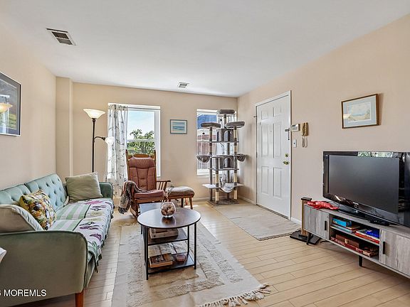 3rd image of 52 Pitman Avenue #3I