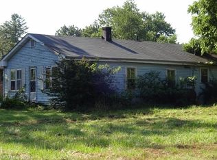 106 School St, Hendersonville, NC 28739