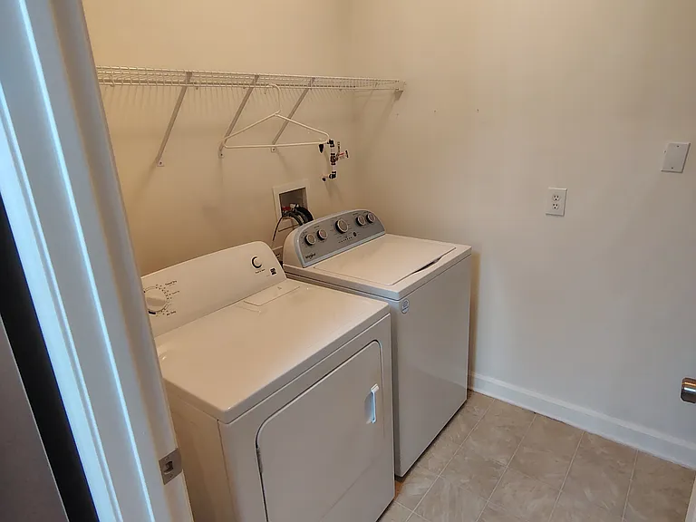 9017 McDowell Creek Ct — Photo 25