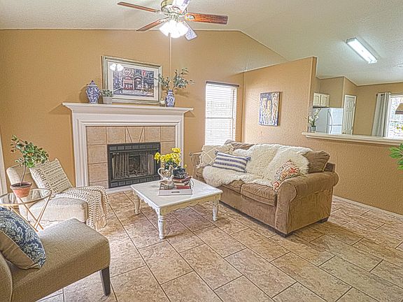 3rd image of 12310 Amstater Cir