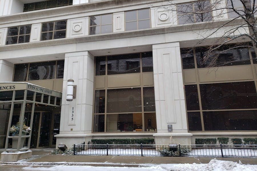 1st image of 1335 S Prairie Ave Unit 601
