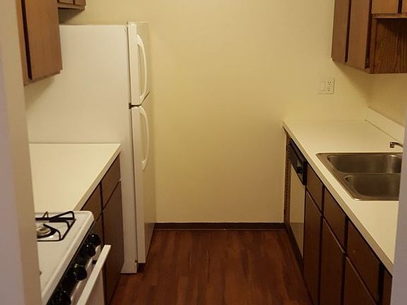 5th image of 107 Boulder Hill Pass APT 18