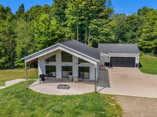 1025 126th Ave, Shelbyville, MI 49344