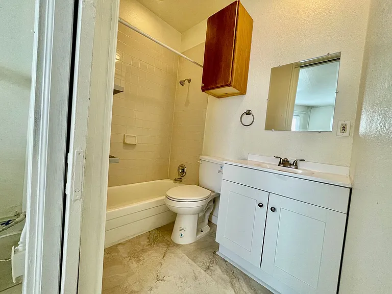 207 Midway Ave — Photo 47