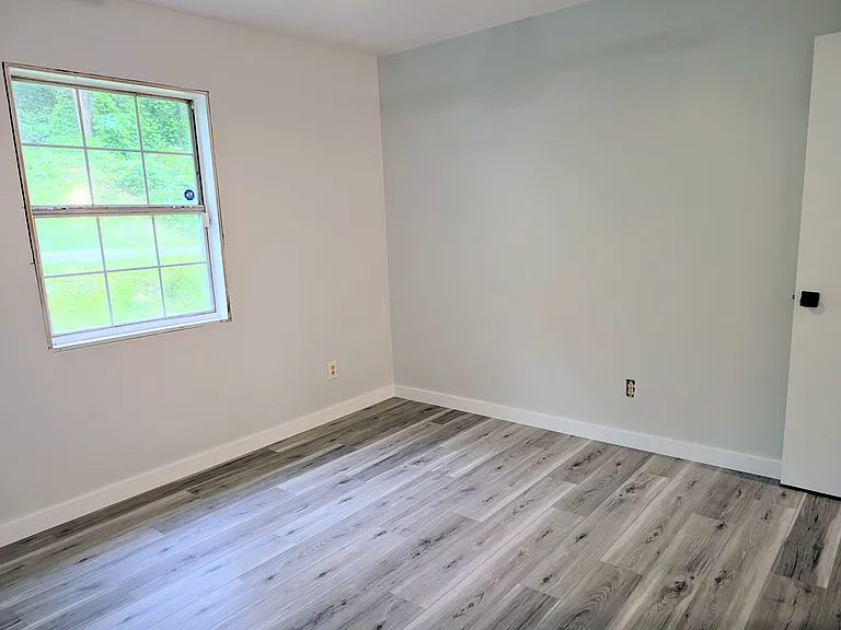 130 Hillside Dr — Photo 23