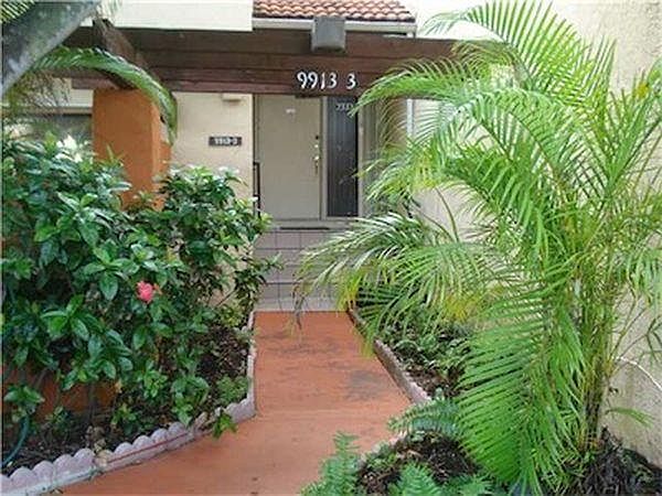 1st image of 9913 NW 9th Street Cir APT 3