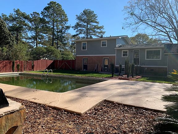2nd image of 2810 Nina Dr