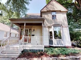 101 S 13th St, St Charles, IL 60174
