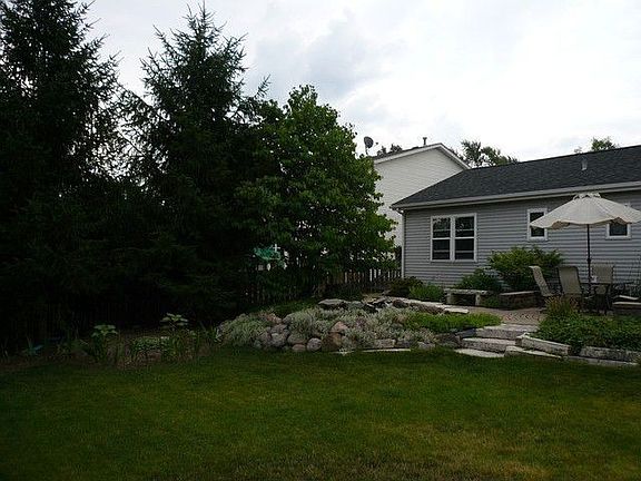 3rd image of 510 Summit Ave