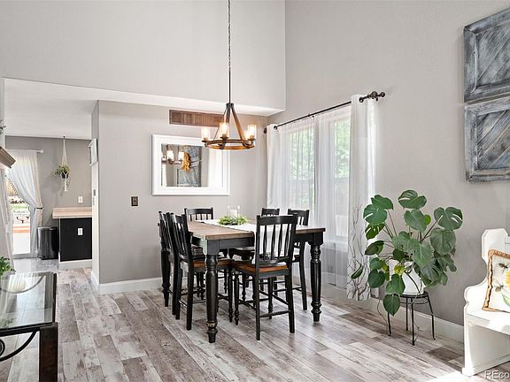4th image of 10993 Elizabeth Street