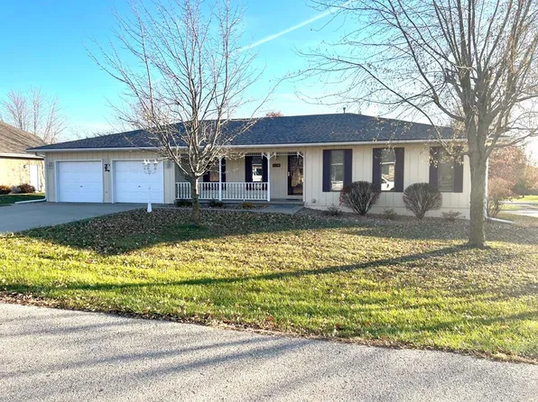 1318 Hilldale Dr, Macon, MO 63552