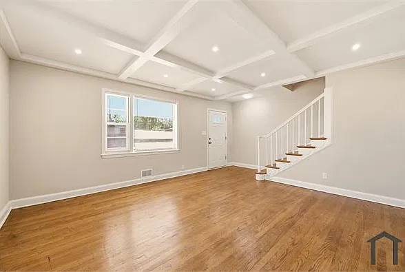 7 bed, 2000 sqft, $8,300 — Photo 4