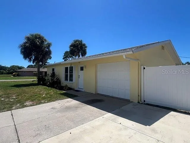 2 bed, 1.0 bath, 858 sqft, $3,500 — Photo 1