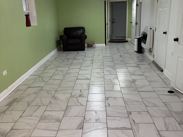 8139 S Bishop St #BASEMENT — Photo 2