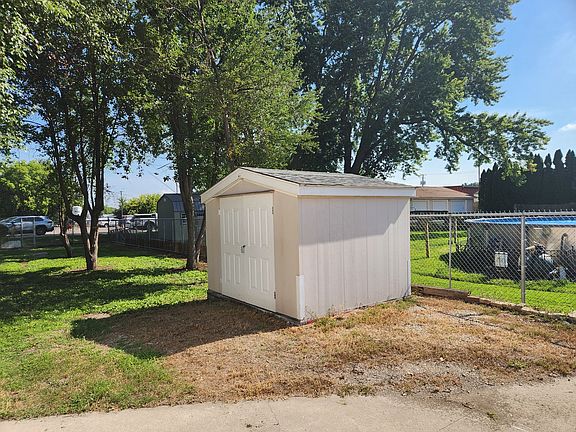 4th image of 304 W Miller Rd