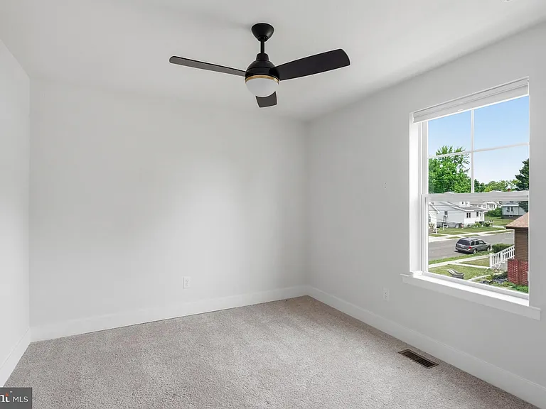 1306 Washington Ave — Photo 16
