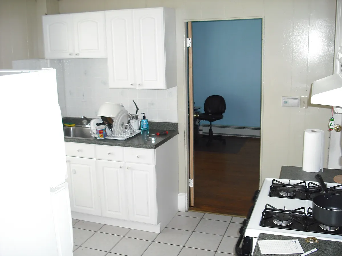 Building Photo - 10 Fountain Ave #1