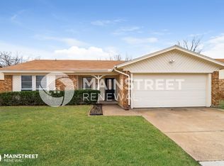 6452 N Park Dr, Watauga, TX 76148