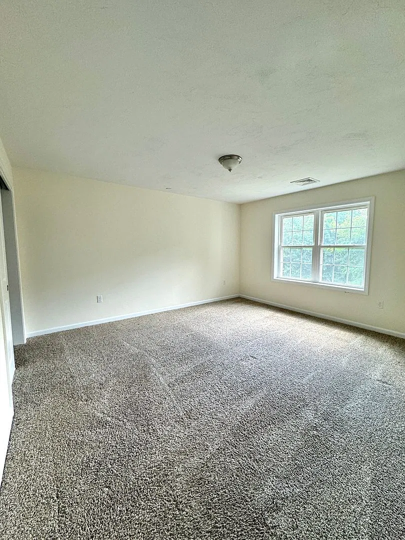 3 Rogers Way — Photo 4