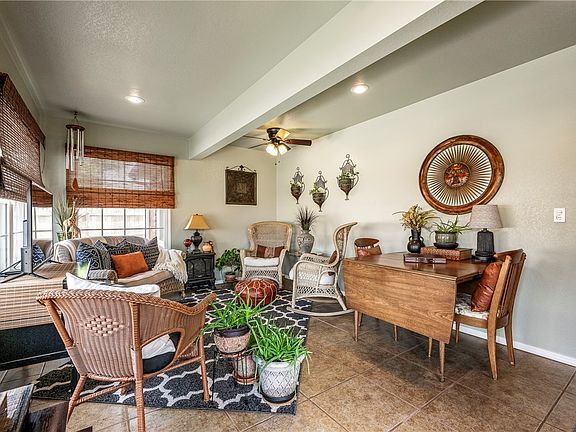 3rd image of 955 Todd Cir