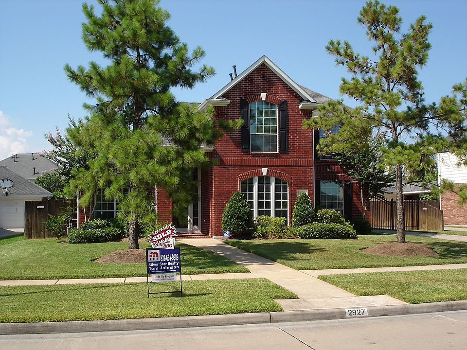 1st image of 2927 Brookview Dr