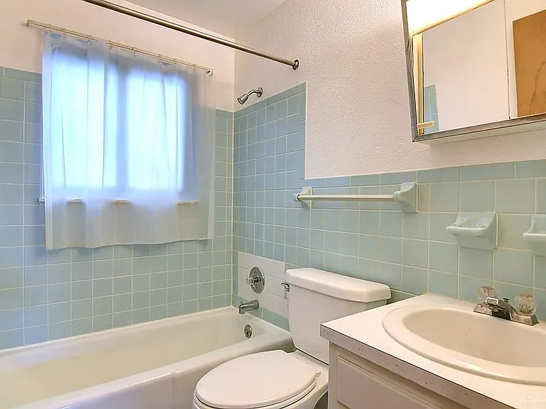 2724 Enterprise Ave #C — Photo 12