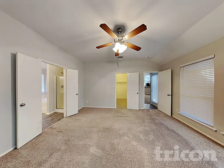 1615 Hillside Dr — Photo 8