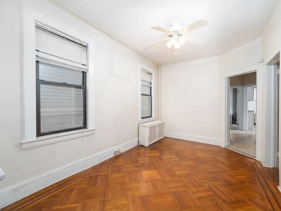 3rd image of 644 W Side Ave Floor 1