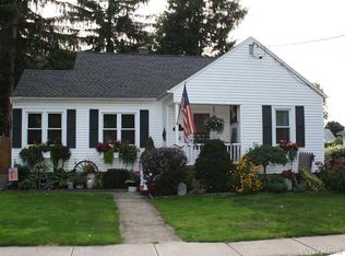 8 Hoag Ave, Akron, NY 14001