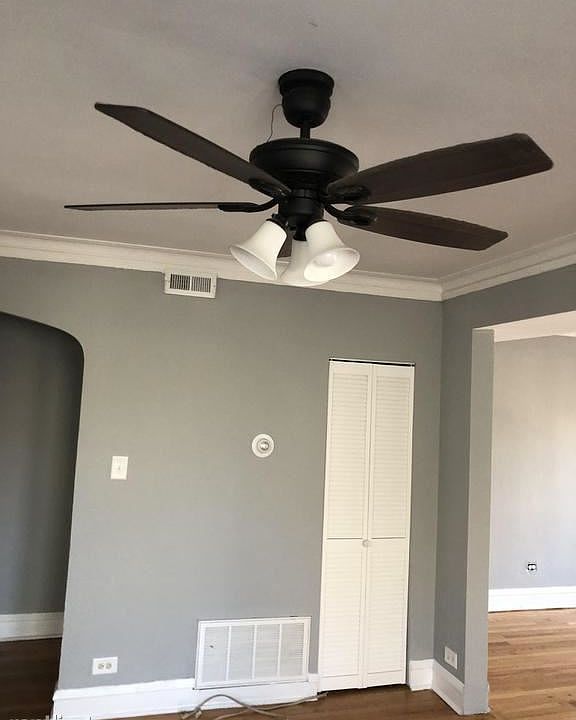 2nd image of 3918 N Ashland Ave APT 3W