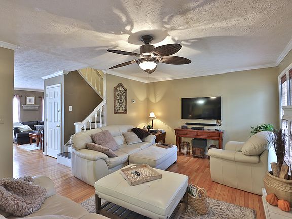 5th image of 1542 Stonegate Way