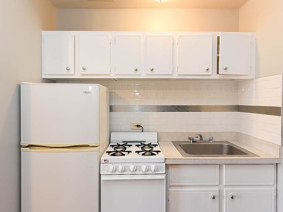 4th image of 755 W Buena Ave Unit 603