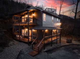 1022 Elm Rd, Gatlinburg, TN 37738