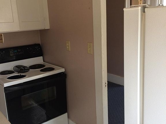 2nd image of 423 S 9th St
