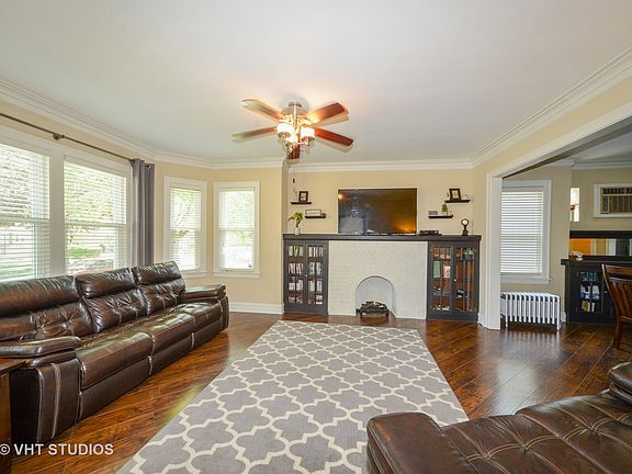 2nd image of 2912 Hawthorne St
