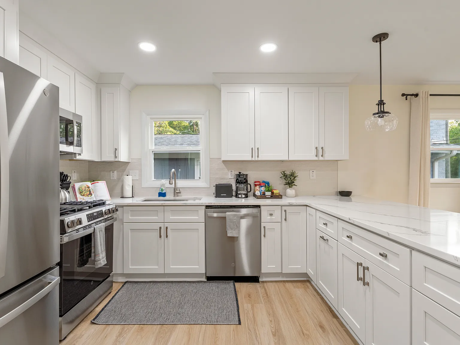 3 bed, $3,800 — Photo 2